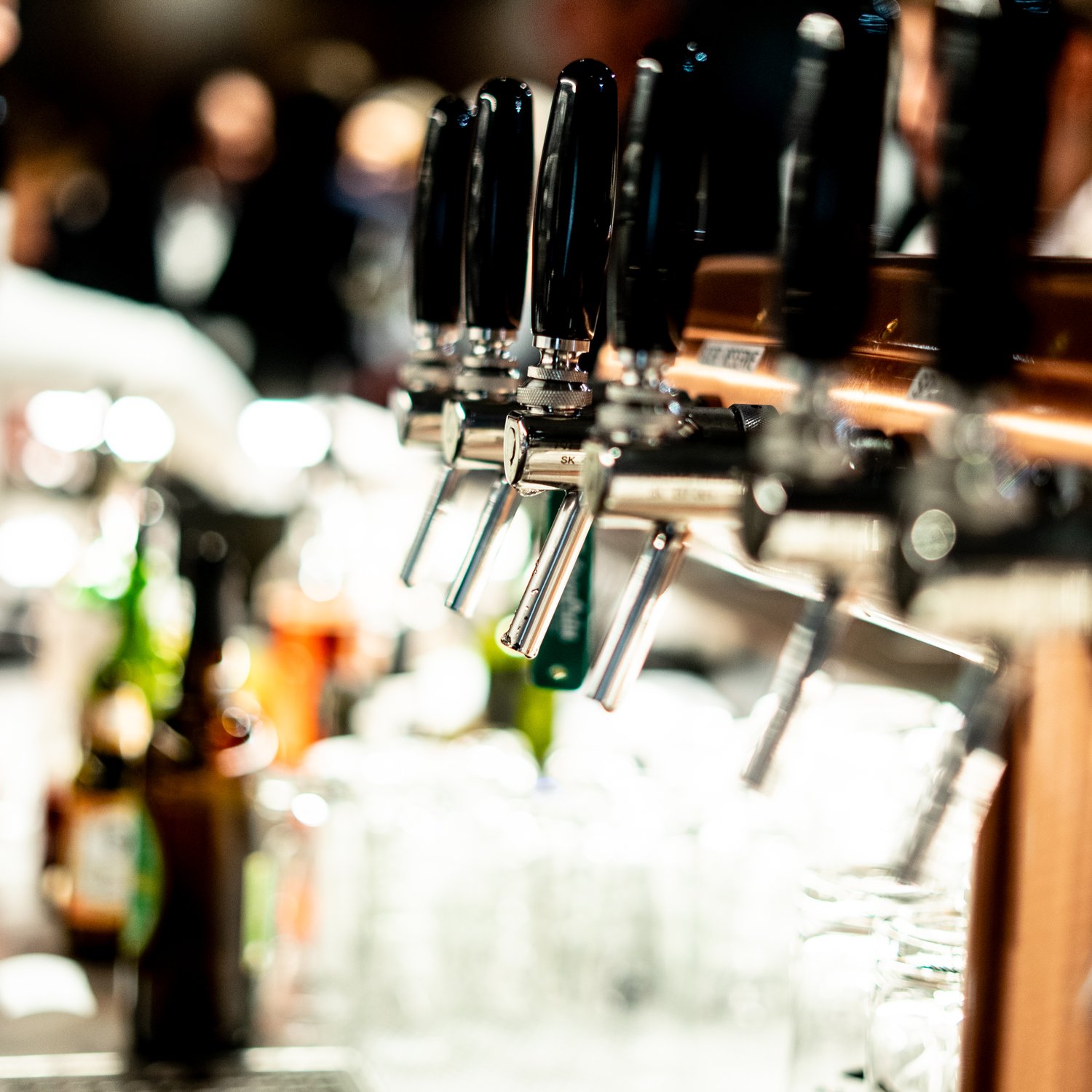 anna-restaurant-bierzapfhaehne-kupferbar