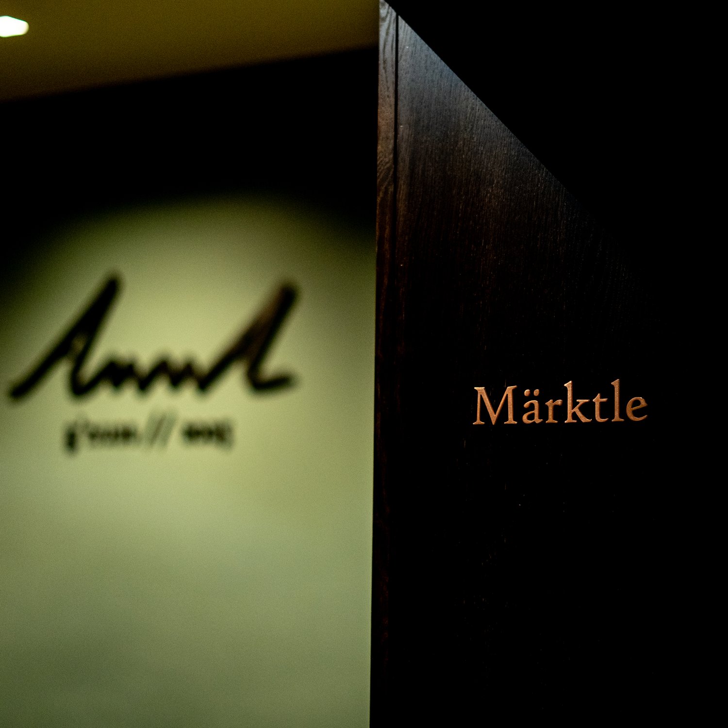 anna-restaurant-eingang-schild-maerktle